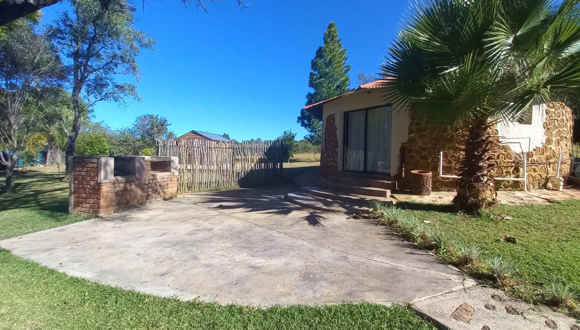 309179275.jpg