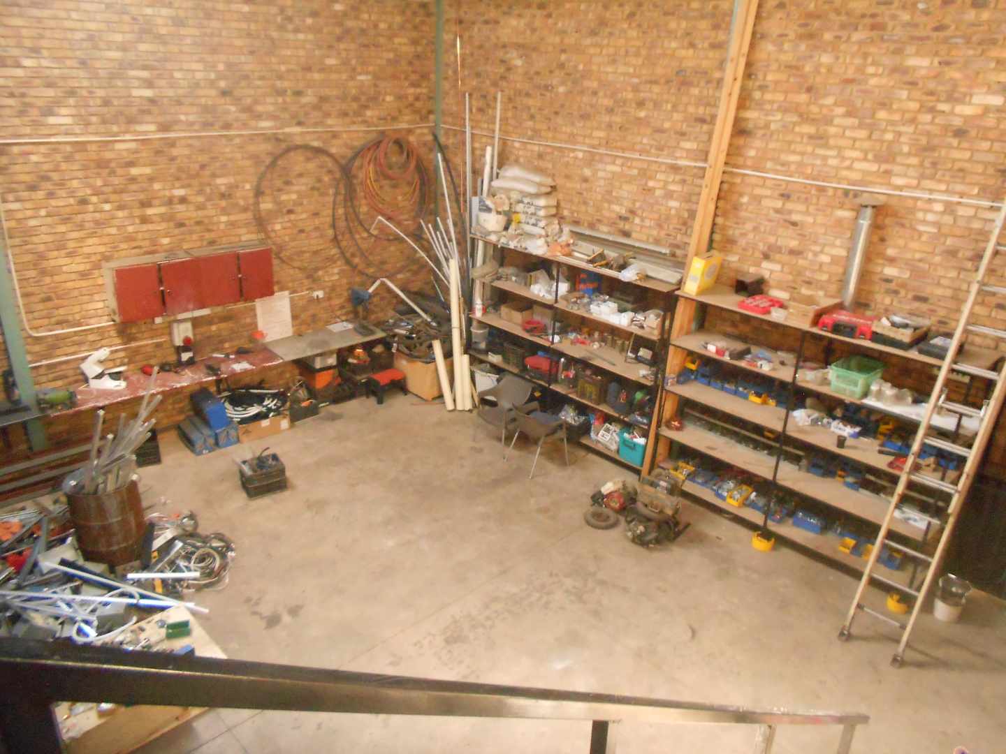 331808929.jpg